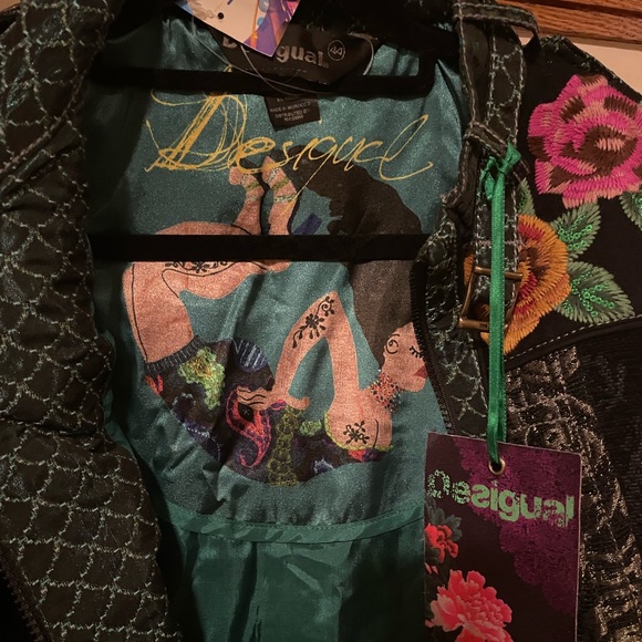 Desigual embroidered jacket NWT - Picture 4 of 6